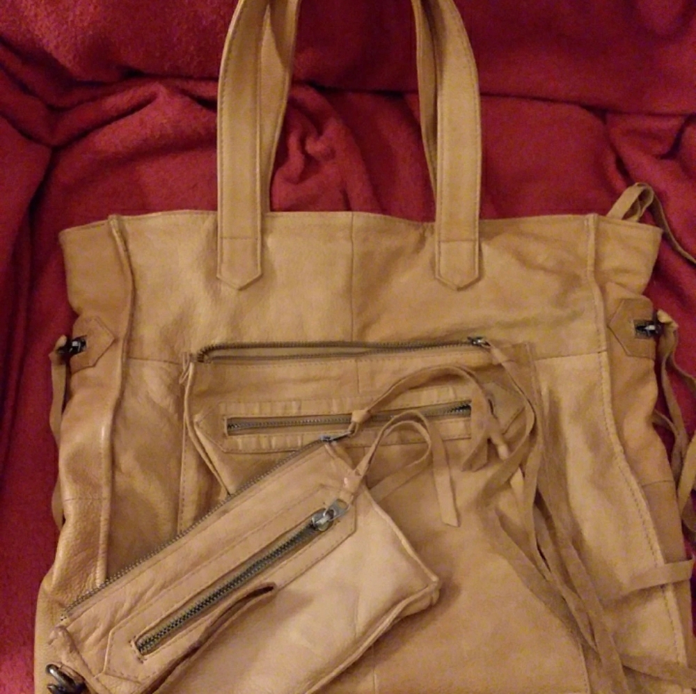 Day & mood leather tote and wristlet